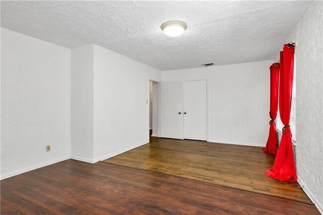 Building Photo - 5408 Joe Sayers Ave