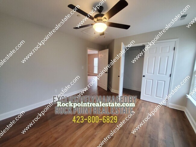 Building Photo - 3 Bedroom 2 Bath Townhouse