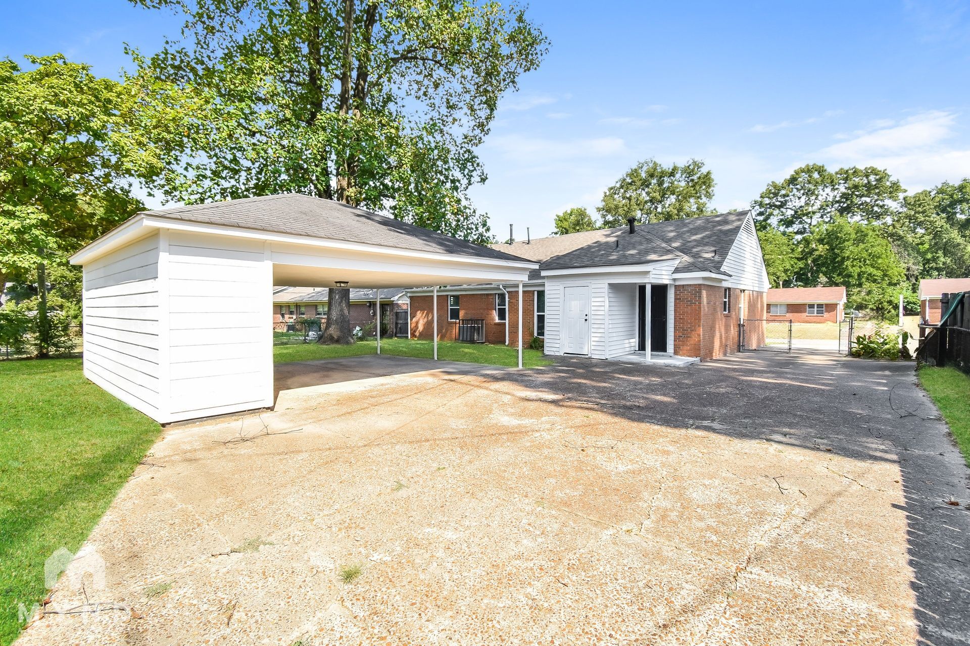 Building Photo - 1333 Mary Jane Ave