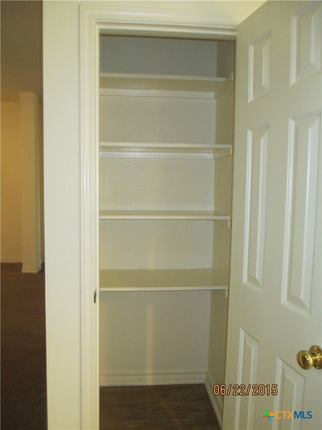 Building Photo - 110 Jocelyn Cir