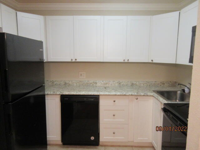 Building Photo - 11384 Royal Palm Blvd