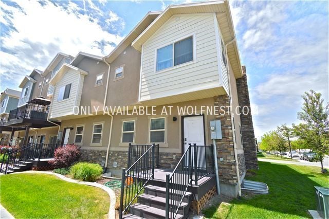 Primary Photo - Gorgeous 3 Bedroom West Valley Townhome! N...
