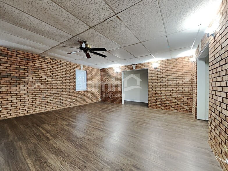 Building Photo - 817 Hillary Ct