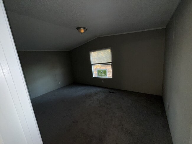 Building Photo - 1421 Vince Cir