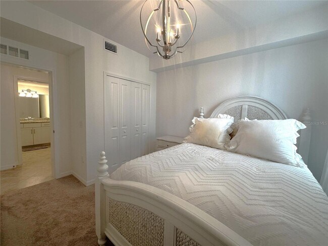 Building Photo - 14648 Sycamore Ct