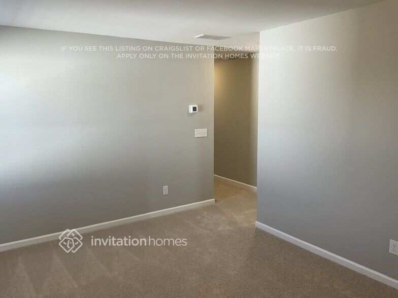 Building Photo - 520 Almere Dr