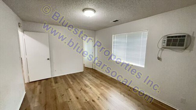 Building Photo - 12982N