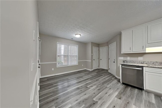 Building Photo - 275 Grayson Manor Dr SW