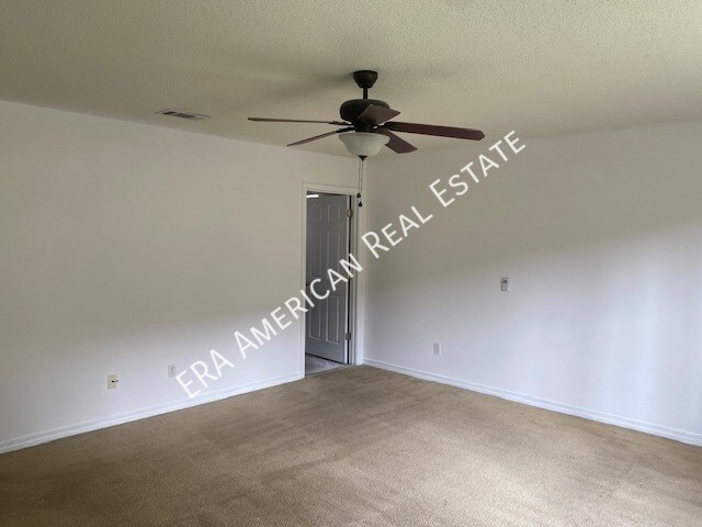 Building Photo - 1324 Jeffrine Dr
