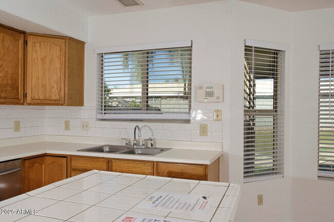 Building Photo - 7874 W Beryl Ave