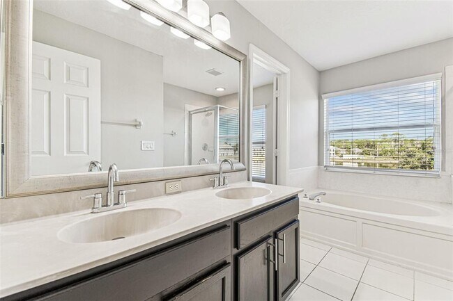 Building Photo - 11651 Declaration Dr