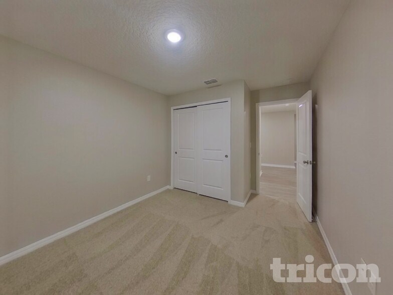 Building Photo - 1725 Garden View St