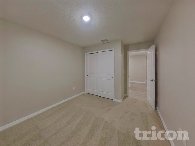 Building Photo - 1725 Garden View St