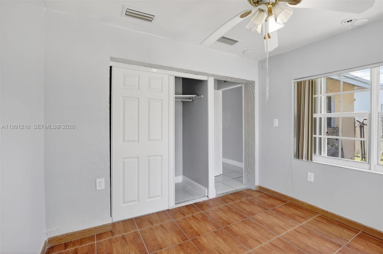 Building Photo - 2521 NW 72nd Ave