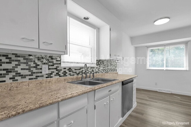 Building Photo - 1341 Coburg Rd