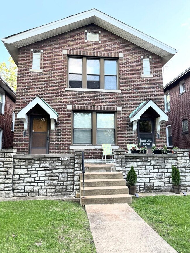 Primary Photo - 4942 Tholozan Ave