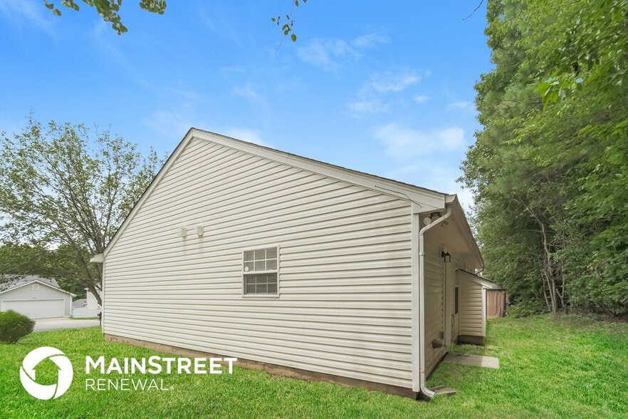 Building Photo - 340 Graham Meadow Dr