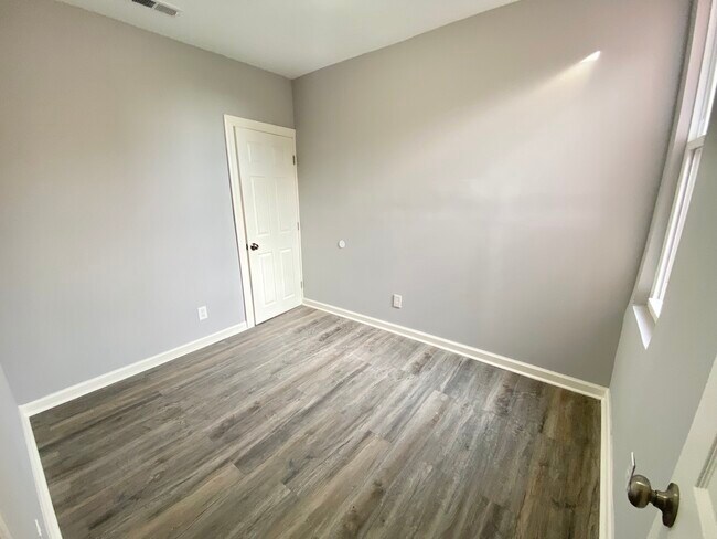 Building Photo - 4753 N 12th St