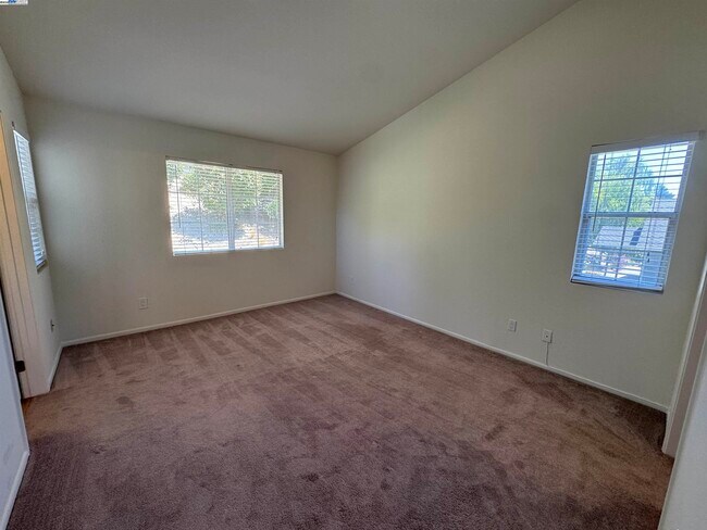 Building Photo - 8145 Mountain View Dr