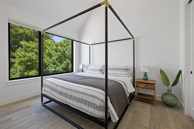 Building Photo - 1903 Frazier Ave