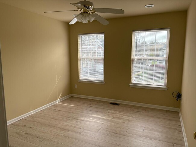 Building Photo - 283 Fountayne Ln