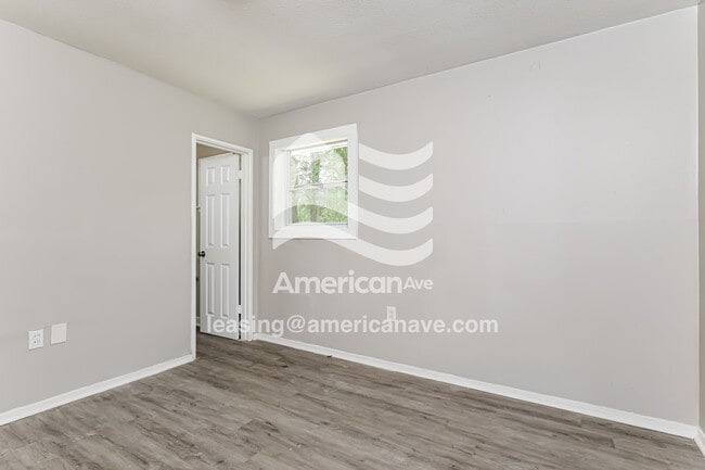 Building Photo - 422 Queen Marie Ln