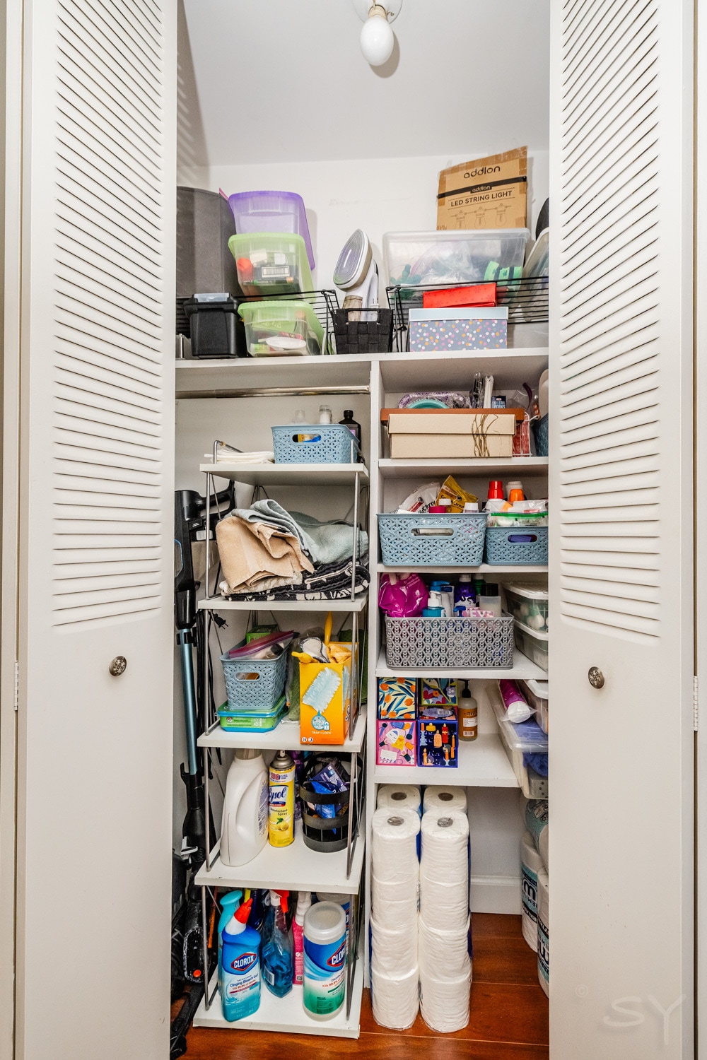 Linen closet - 607 W Wrightwood Ave
