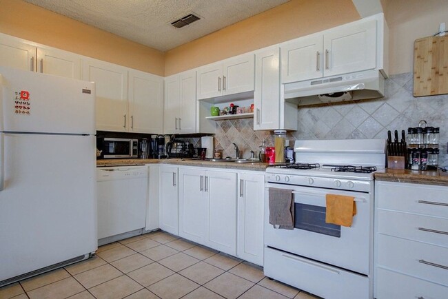 Primary Photo - Pre-leasing 4 bedroom house close to TTU!!