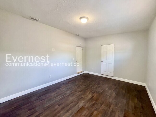 Building Photo - 7121 Flounder Dr