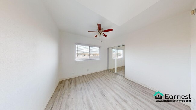 Building Photo - 2 + 2 Spacious 2-Bedroom Condo with Top-Ti...