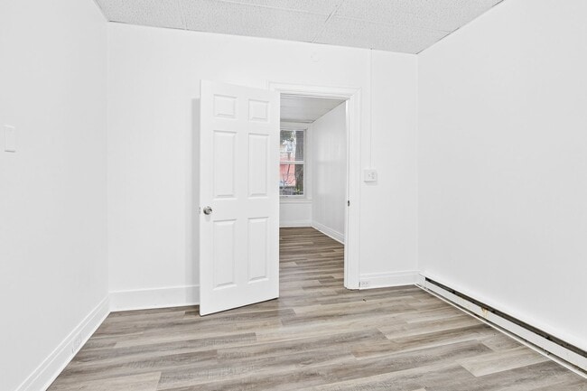Building Photo - 919 Mifflin St