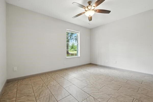 Building Photo - 10615 Twin Oak Dr