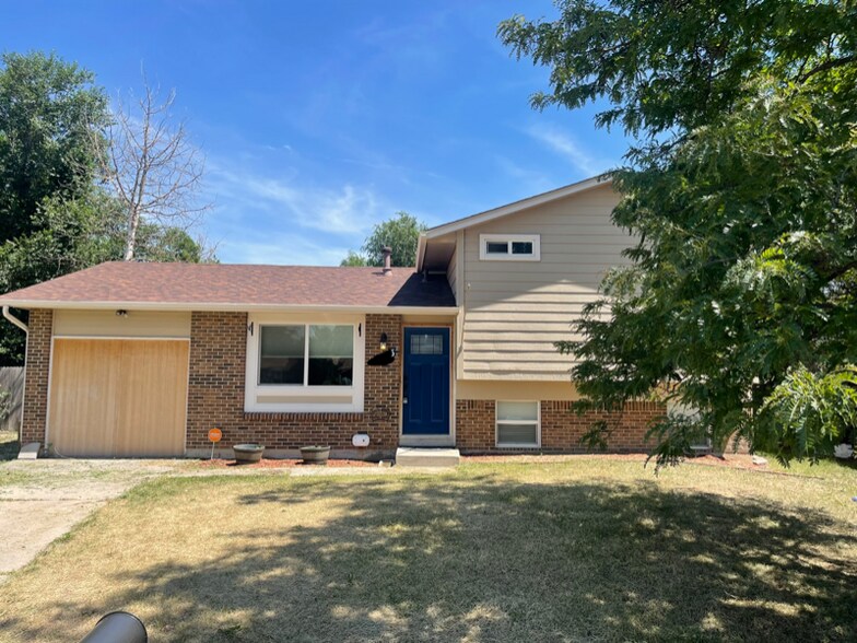 Primary Photo - 5063 Marabou Way