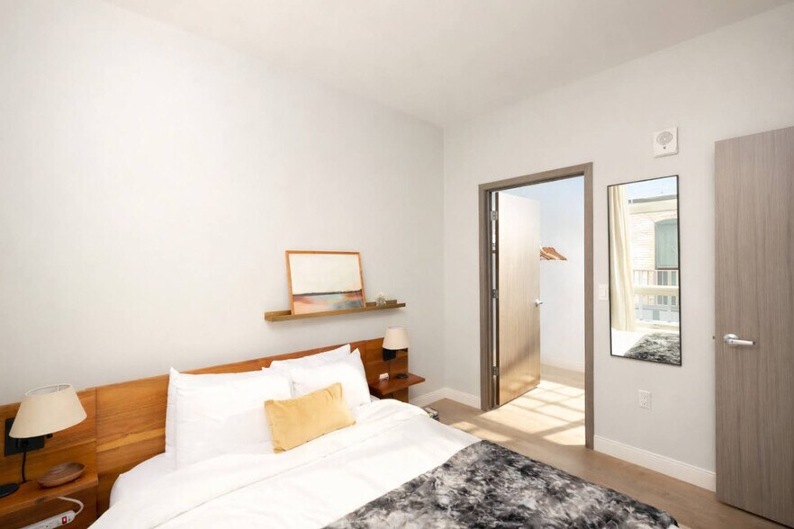 Building Photo - 211 W Mineral St