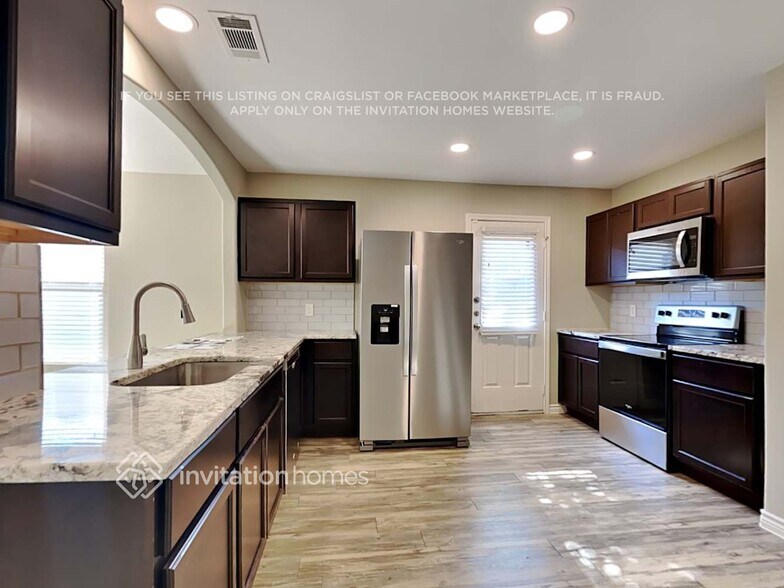 Building Photo - 111 E Kirnwood Dr
