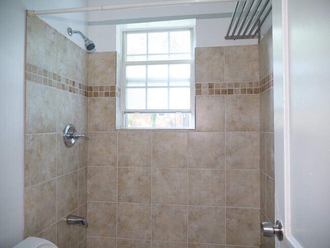 Building Photo - 8007 Garland Ave