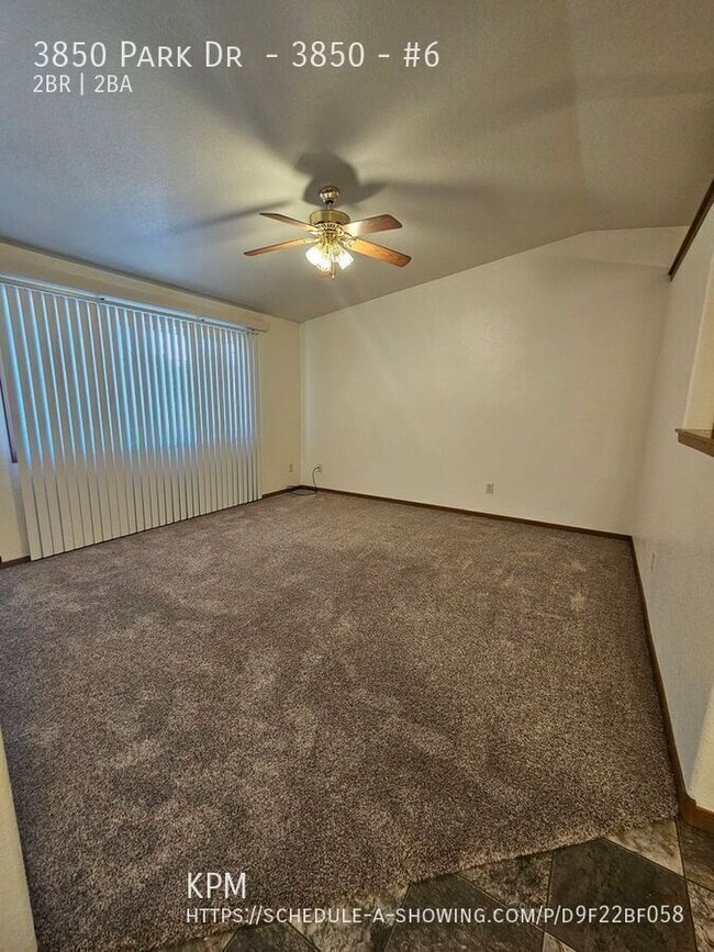 Building Photo - 3850 Park Dr
