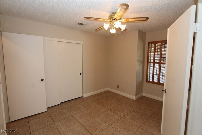 Building Photo - 6605 Vicuna Dr