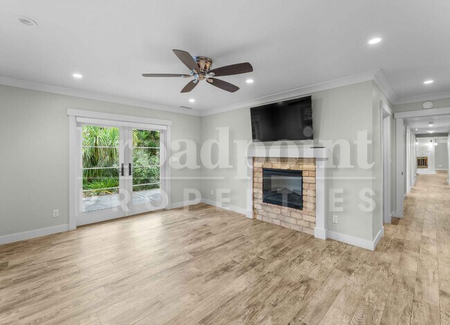 Building Photo - 2113 Sleepy Hollow Rd