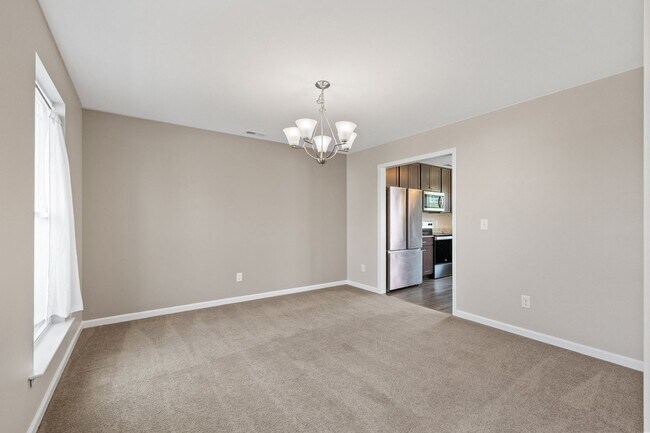 Building Photo - 230 Rosewood Ln