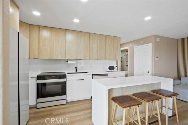 Building Photo - 711 Pacific Coast Hwy