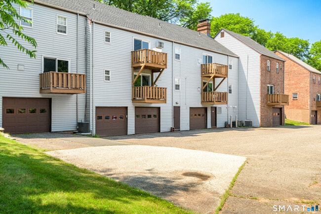 Building Photo - 54 Willieb St