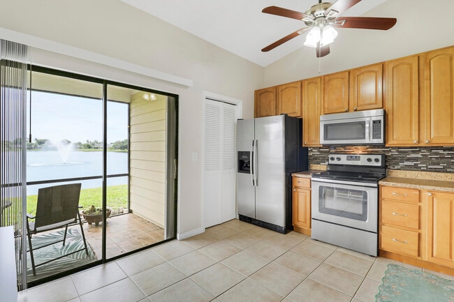 Building Photo - 703 Stonewood Ct