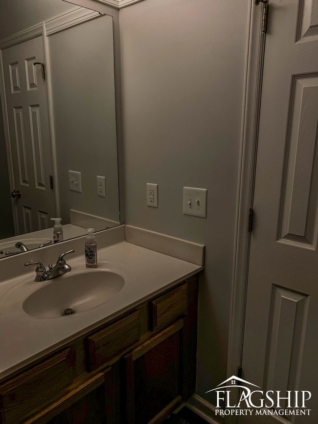 Building Photo - Close to Vidant Medical Center