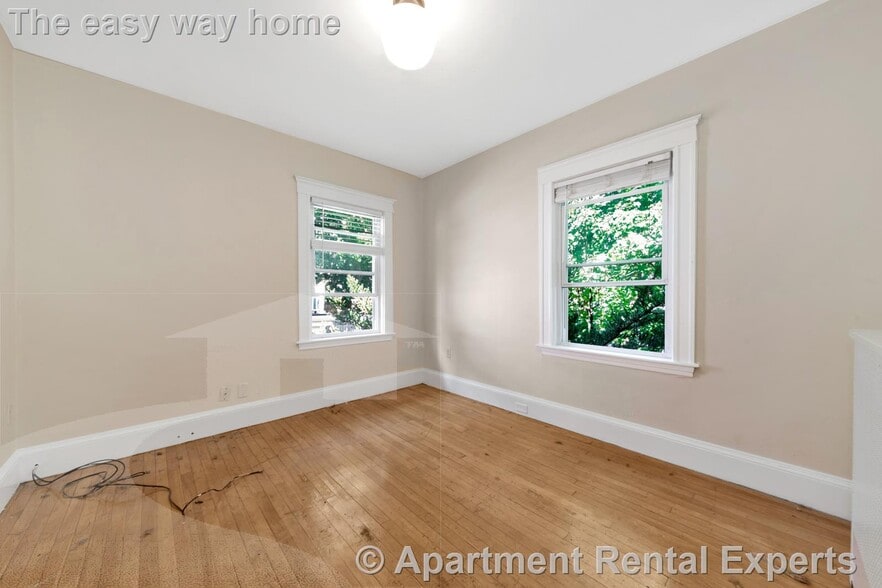 Building Photo - 31 Champney St