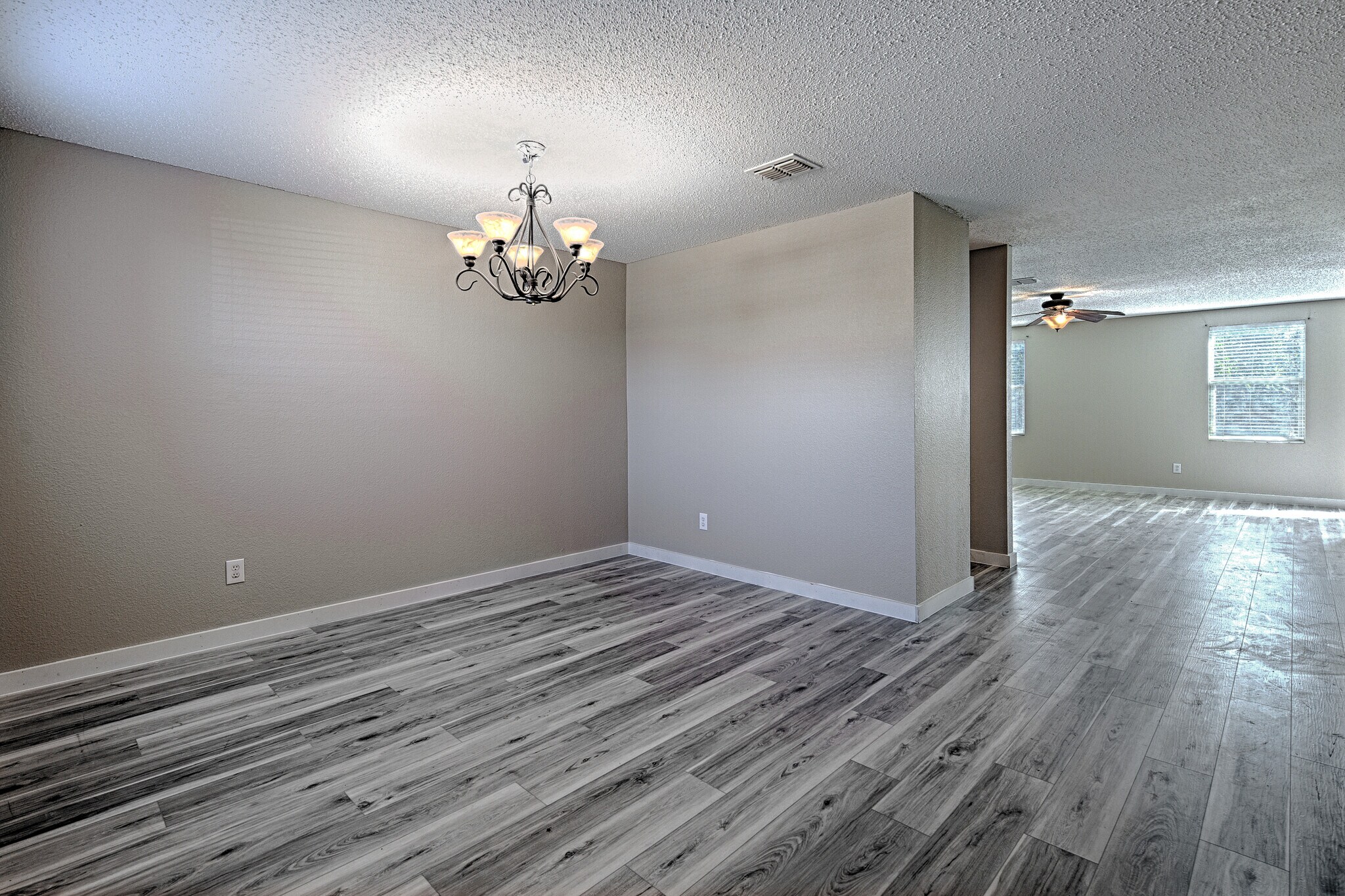 Building Photo - 5909 Thoroughbred Trl