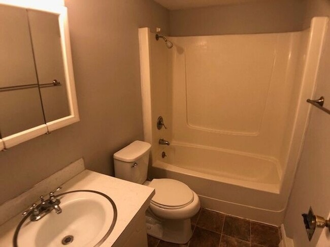 Building Photo - Great Bridgman Duplex