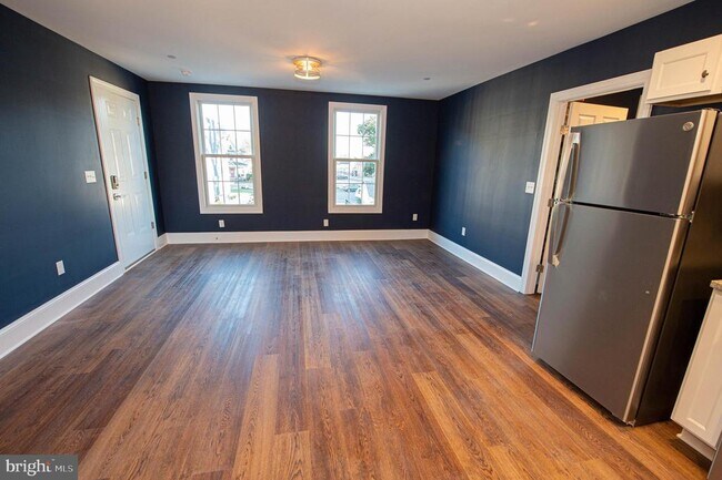 Building Photo - 106 Colonial Ct