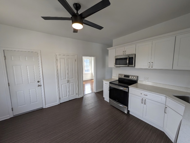 Building Photo - 27 Darina Pl