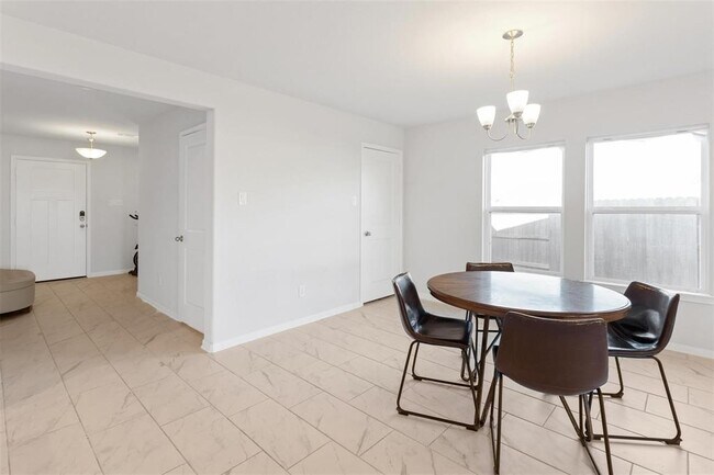 Building Photo - 2533 Allegretto Sea Dr